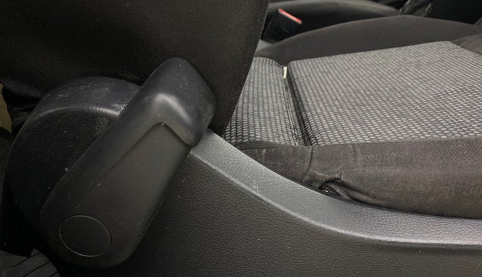 2018 Volkswagen Ameo TRENDLINE 1.0L, CNG, Manual, 1,32,995 km, Driver Side Adjustment Panel