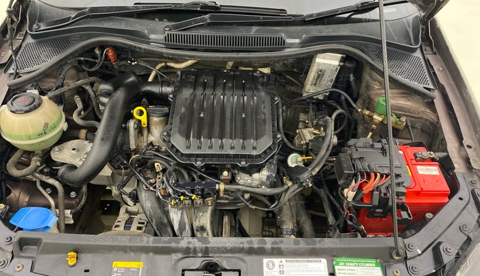 2018 Volkswagen Ameo TRENDLINE 1.0L, CNG, Manual, 1,32,995 km, Engine View - Left