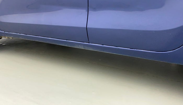 2017 Maruti Dzire ZXI, Petrol, Manual, 65,593 km, Left running board - Slight discoloration