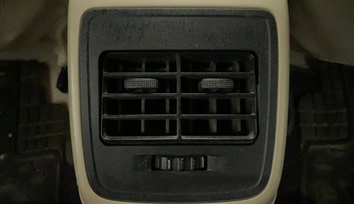2017 Maruti Dzire ZXI, Petrol, Manual, 65,593 km, Rear AC Vents