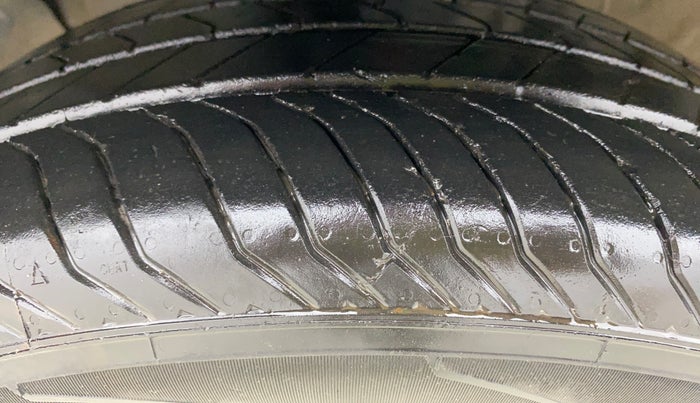 2022 Hyundai ALCAZAR 1.5 SIGNATURE (O) AT 7STR, Diesel, Automatic, 69,920 km, Left Front Tyre Tread