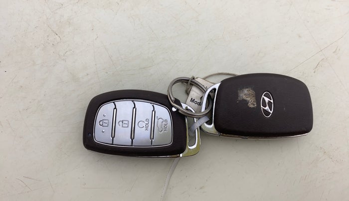 2022 Hyundai ALCAZAR 1.5 SIGNATURE (O) AT 7STR, Diesel, Automatic, 69,920 km, Key Close Up