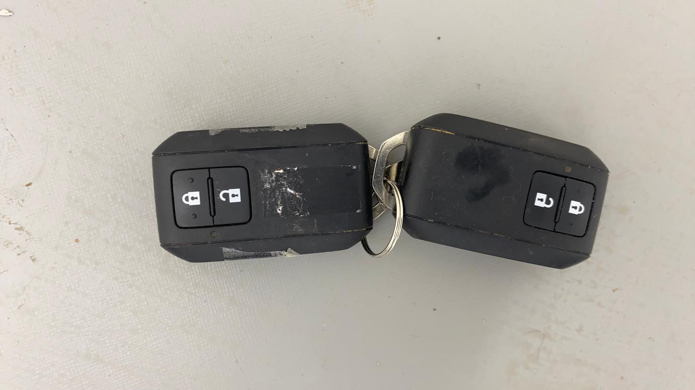 2021 Toyota Glanza V, Petrol, Manual, 74,812 km, Key Close Up