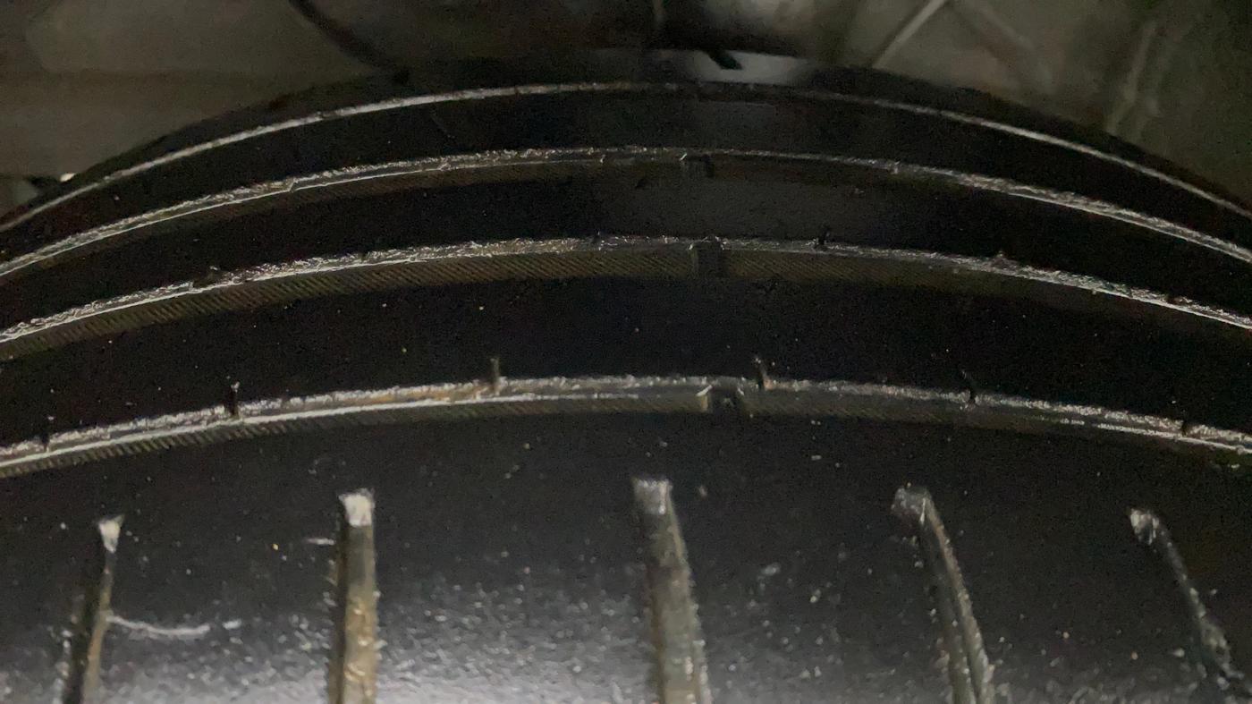 2021 Toyota Glanza V, Petrol, Manual, 74,812 km, Left Front Tyre Tread