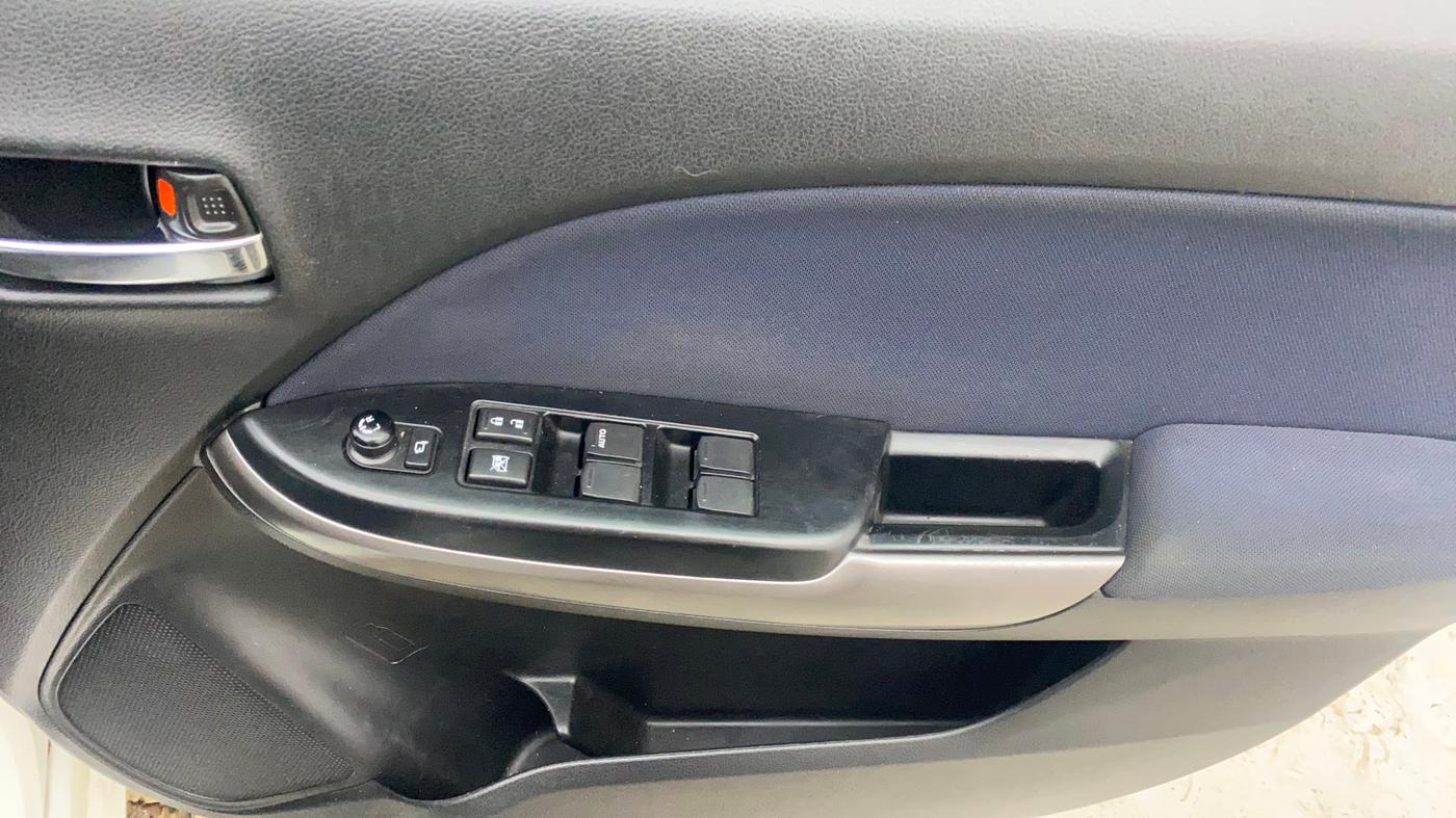 2021 Toyota Glanza V, Petrol, Manual, 74,812 km, Driver Side Door Panels Control