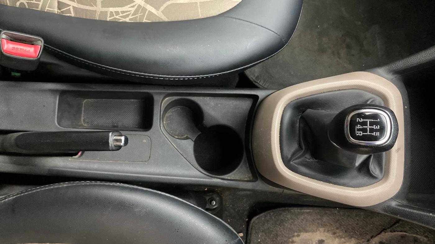 2018 Hyundai Grand i10 SPORTZ 1.2 KAPPA VTVT, Petrol, Manual, 1,34,608 km, Gear Lever