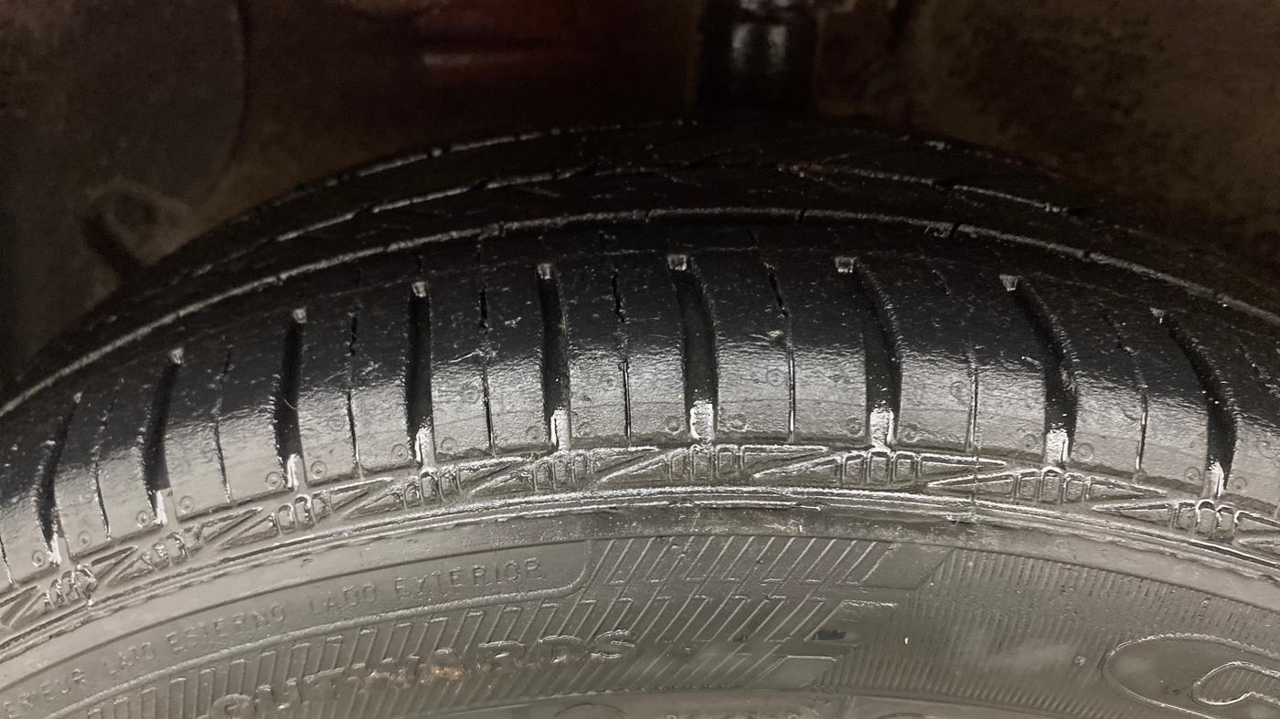 2018 Hyundai Grand i10 SPORTZ 1.2 KAPPA VTVT, Petrol, Manual, 1,34,608 km, Left Front Tyre Tread