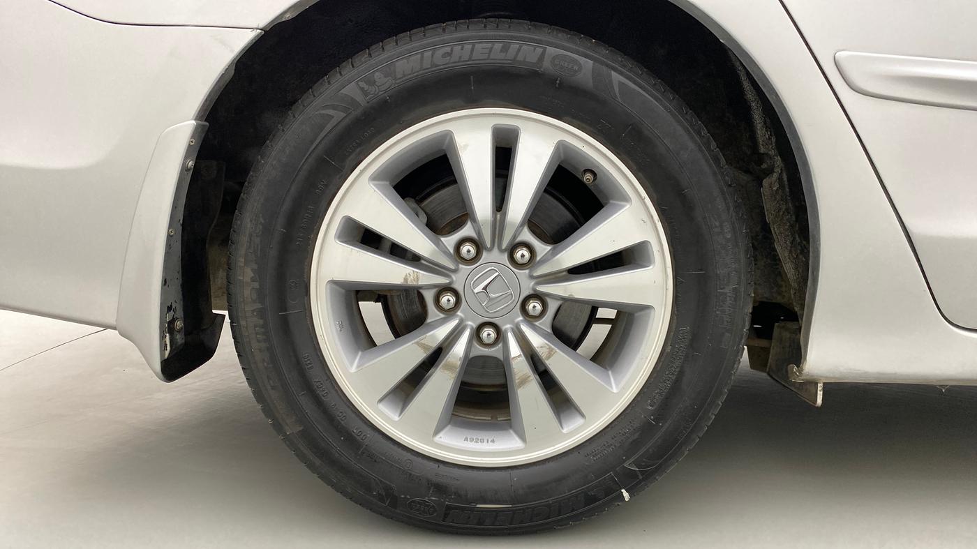 2010 Honda Accord 2.4 MT, Petrol, Manual, 74,861 km, Right Rear Wheel