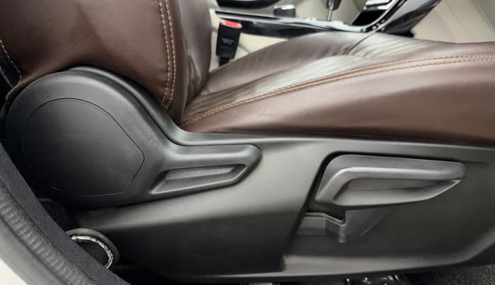 2020 Tata NEXON XZA PLUS SUNROOF PETROL, Petrol, Automatic, 23,501 km, Driver Side Adjustment Panel