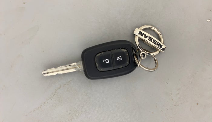 2024 Nissan MAGNITE XL AMT EZ Shift, Petrol, Automatic, 28,829 km, Key Close Up