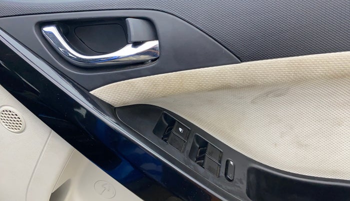 2020 Tata NEXON XZA PLUS (O) PETROL DUAL TONE, Petrol, Automatic, 55,936 km, Driver Side Door Panels Control