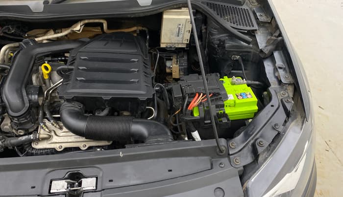 2020 Volkswagen Polo HIGHLINE PLUS 1.0, Petrol, Manual, 70,660 km, Engine View - Left