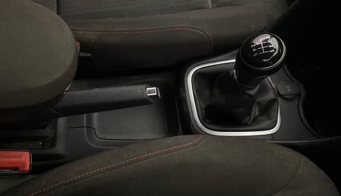 2020 Volkswagen Polo HIGHLINE PLUS 1.0, Petrol, Manual, 70,660 km, Gear Lever