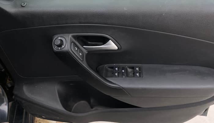 2020 Volkswagen Polo HIGHLINE PLUS 1.0, Petrol, Manual, 70,660 km, Driver Side Door Panels Control