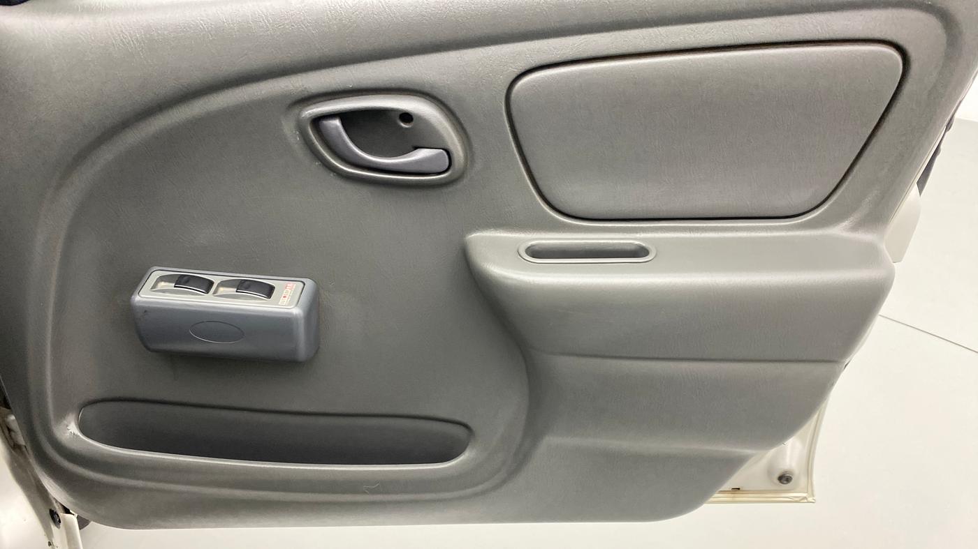 2008 Maruti Alto LXI, Petrol, Manual, 46,829 km, Driver Side Door Panels Control