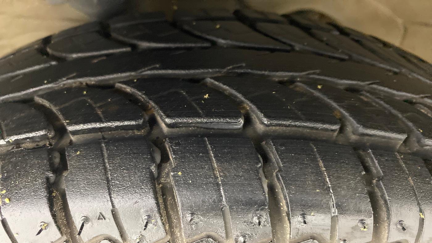 2008 Maruti Alto LXI, Petrol, Manual, 46,829 km, Left Front Tyre Tread