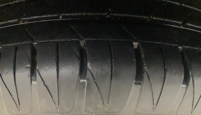 2022 KIA SONET HTX ANNIVERSARY EDITION 1.0 IMT, Petrol, Manual, 21,481 km, Left Front Tyre Tread