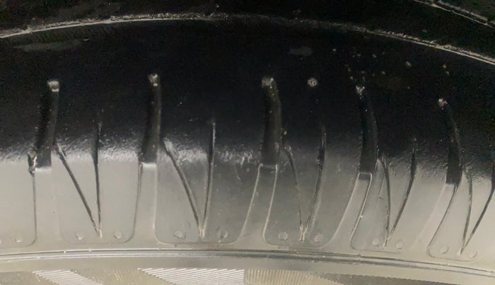 2022 KIA SONET HTX ANNIVERSARY EDITION 1.0 IMT, Petrol, Manual, 21,481 km, Left Rear Tyre Tread