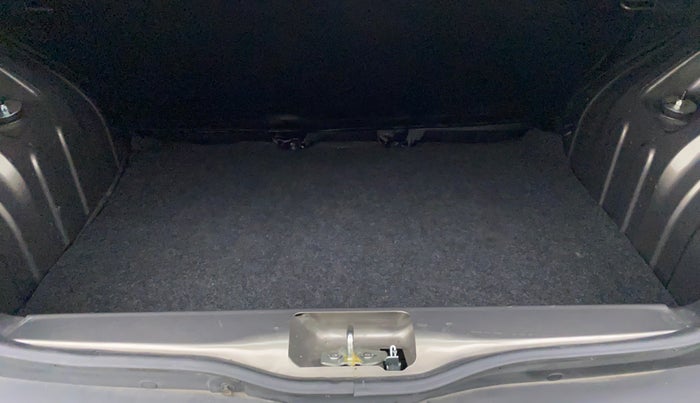2019 Renault Kwid 1.0 RXT Opt, Petrol, Manual, 9,147 km, Boot Inside