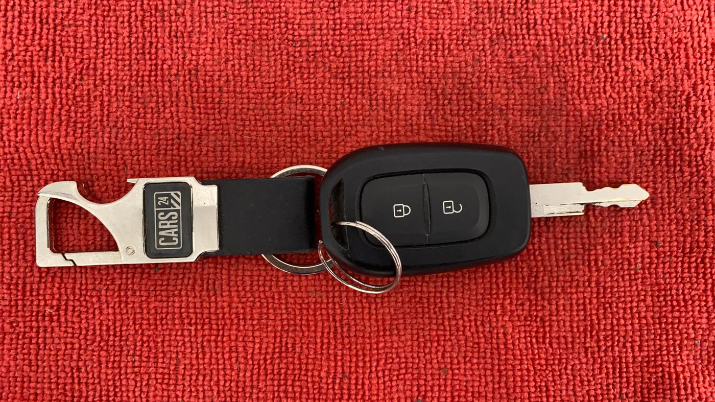 2019 Renault Kwid 1.0 RXT Opt, Petrol, Manual, 9,147 km, Key Close Up