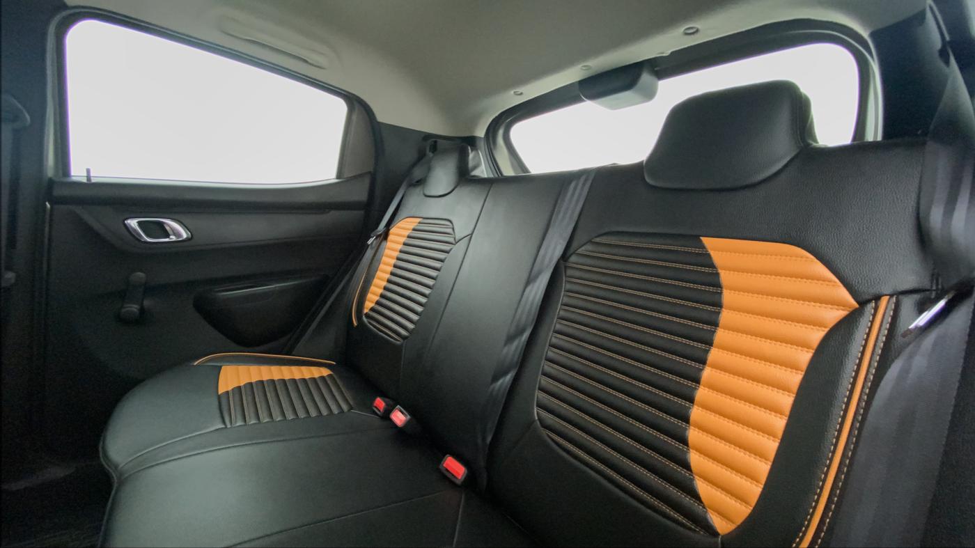 2019 Renault Kwid 1.0 RXT Opt, Petrol, Manual, 9,147 km, Right Side Rear Door Cabin
