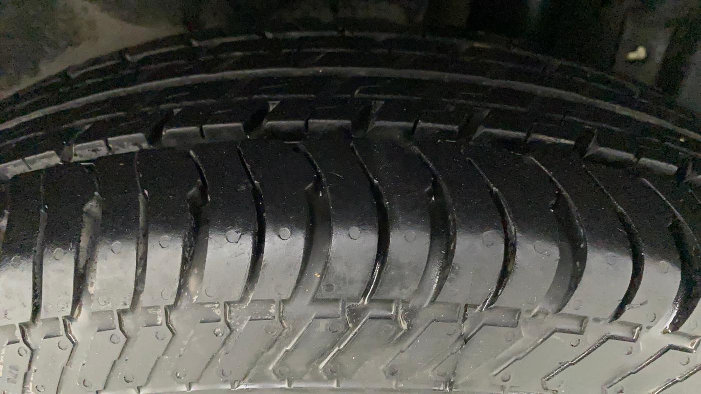2012 Maruti Swift Dzire VXI, Petrol, Manual, 43,592 km, Left Rear Tyre Tread