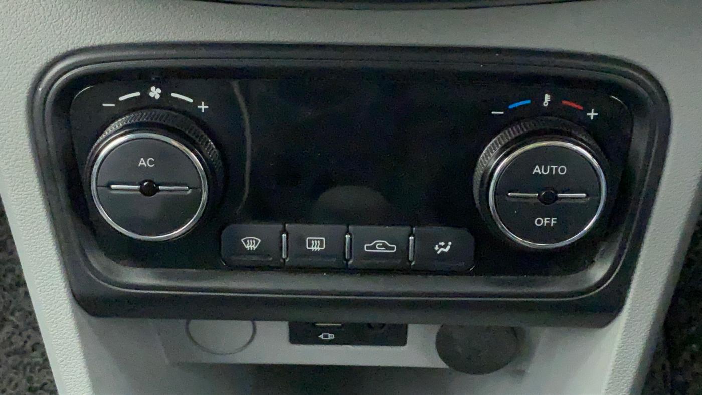 2021 Tata Tiago XZ+ 1.2 Revotron, Petrol, Manual, 14,179 km, Automatic Climate Control