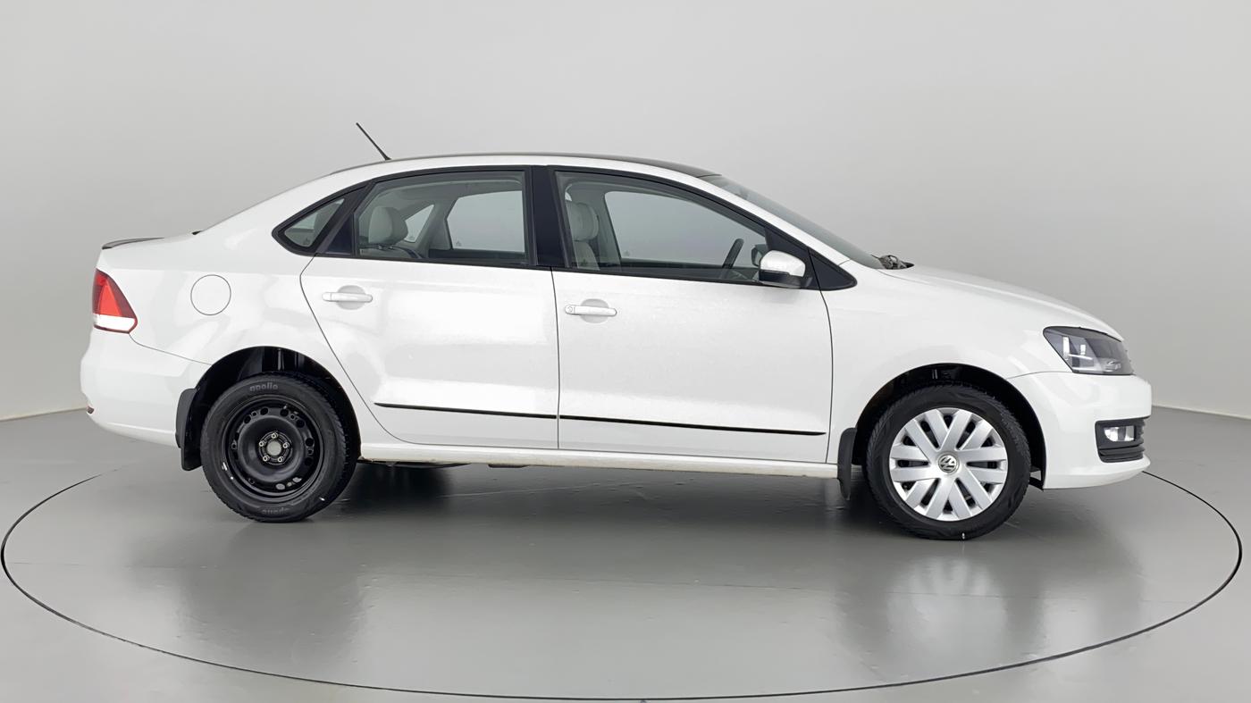 2017 Volkswagen Vento COMFORTLINE MT PETROL, Petrol, Manual, 32,137 km, Right Side View