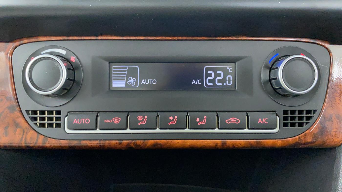 2017 Volkswagen Vento COMFORTLINE MT PETROL, Petrol, Manual, 32,137 km, Automatic Climate Control
