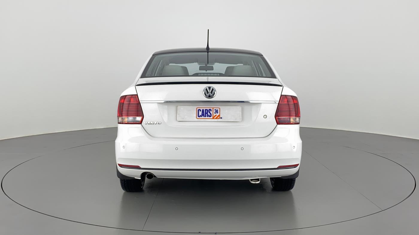 2017 Volkswagen Vento COMFORTLINE MT PETROL, Petrol, Manual, 32,137 km, Back/Rear