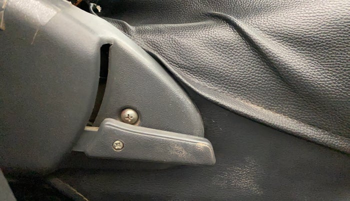 2018 Maruti Alto 800 VXI, Petrol, Manual, 49,031 km, Driver Side Adjustment Panel