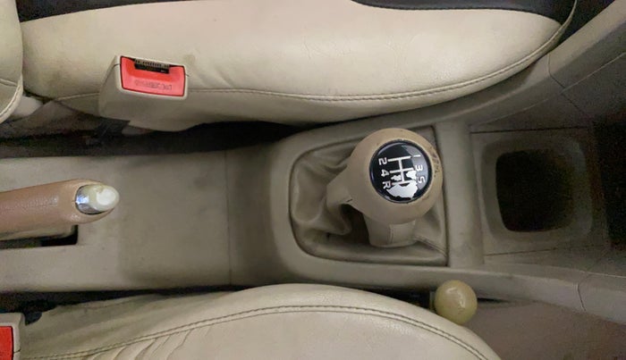 2014 Maruti Swift Dzire VXI, Petrol, Manual, 49,199 km, Gear Lever