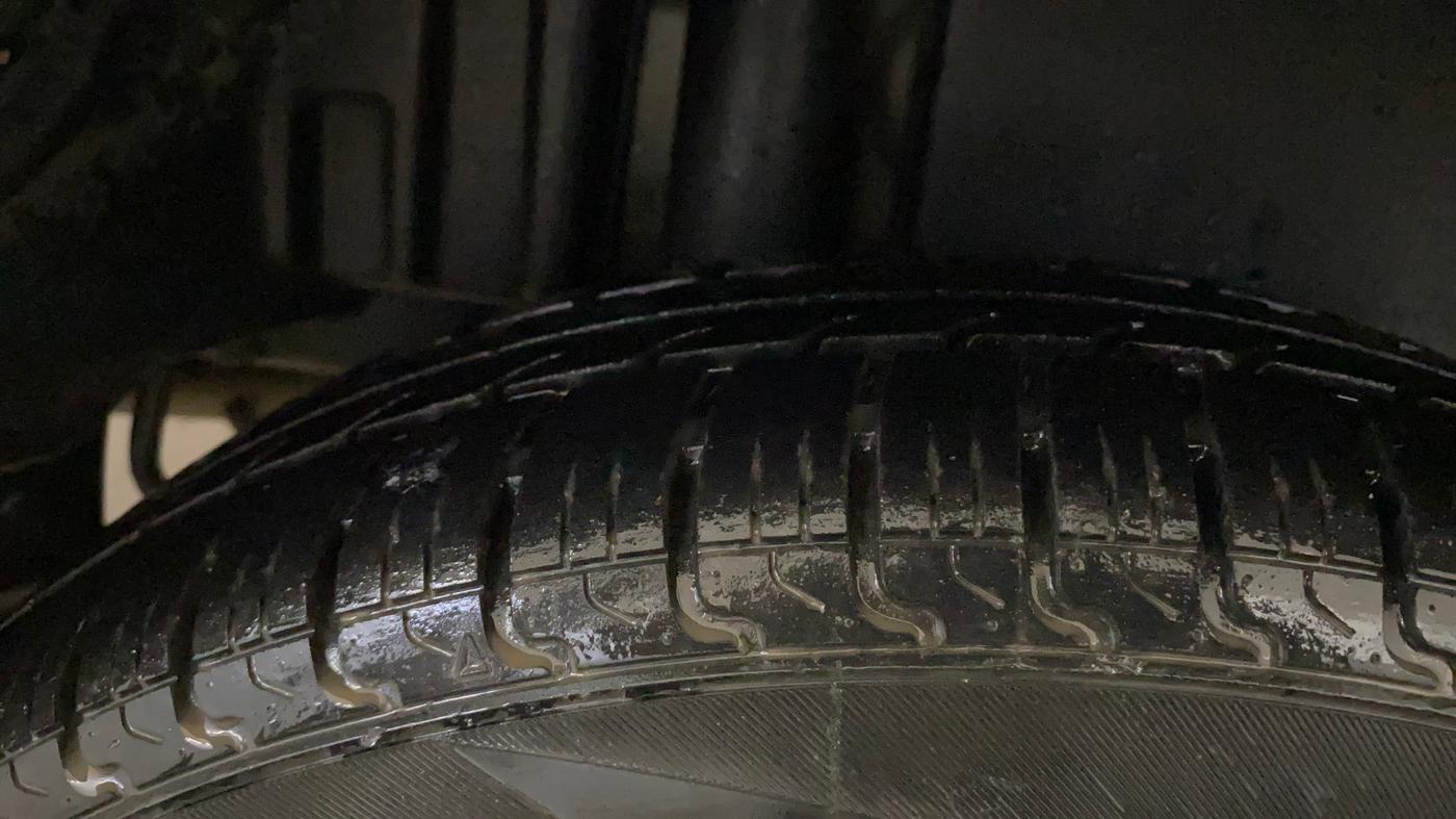 2014 Maruti Swift Dzire VXI, Petrol, Manual, 49,199 km, Right Rear Tyre Tread