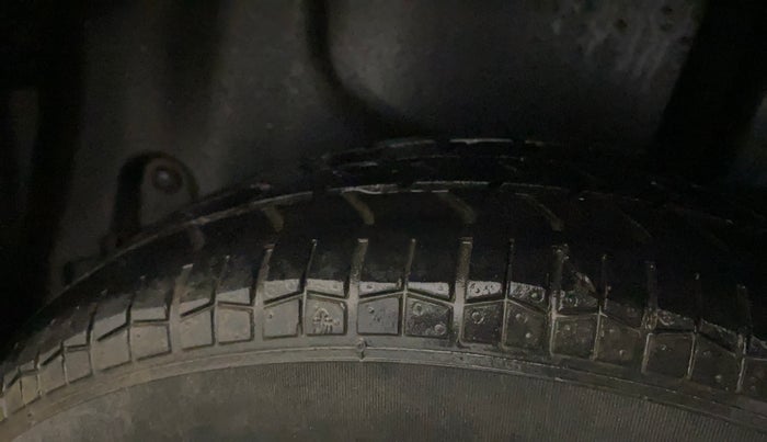 2014 Maruti Swift Dzire VXI, Petrol, Manual, 49,199 km, Left Rear Tyre Tread