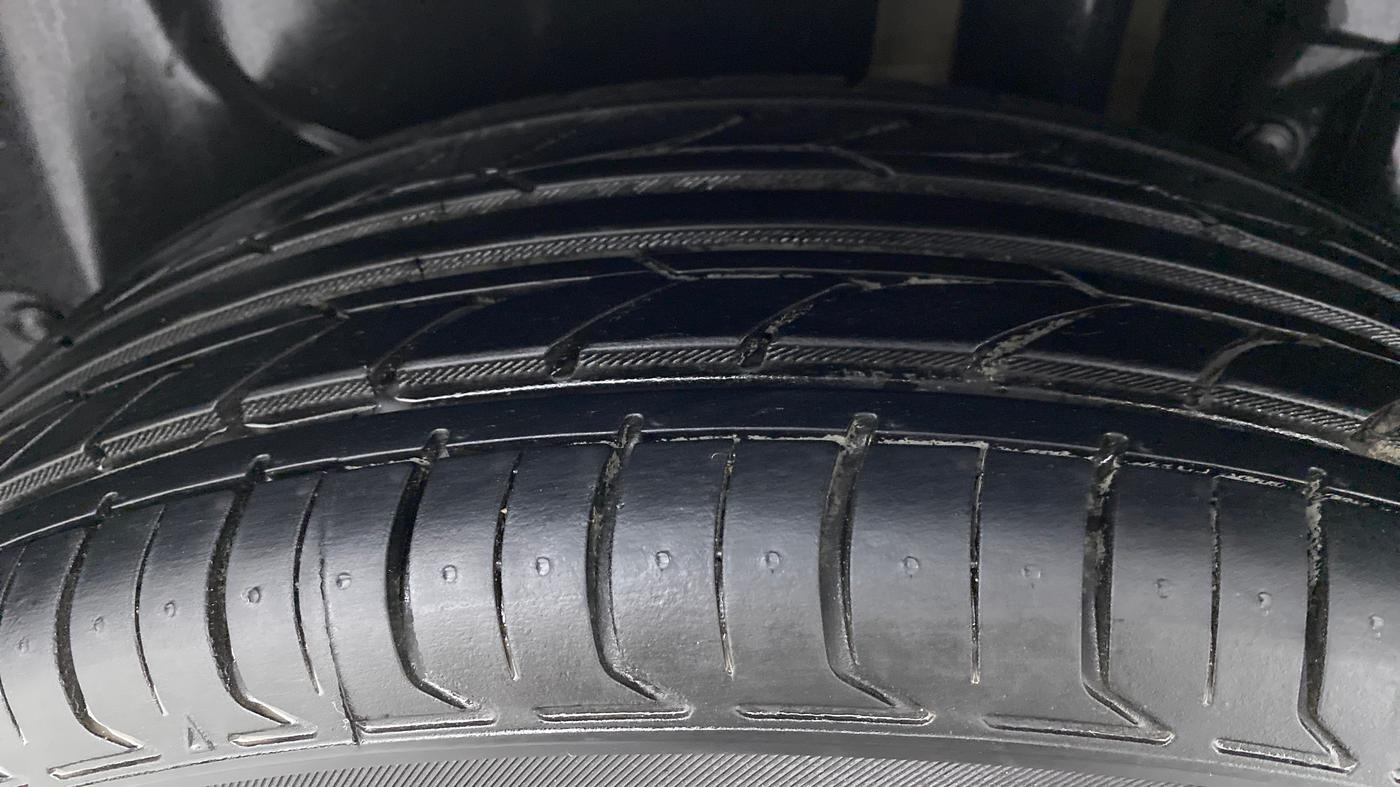 2015 Maruti Swift Dzire ZXI 1.2 BS IV, Petrol, Manual, 94,428 km, Left Rear Tyre Tread