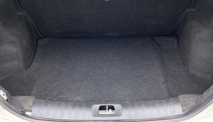 2015 Maruti Swift Dzire ZXI 1.2 BS IV, Petrol, Manual, 94,428 km, Boot Inside