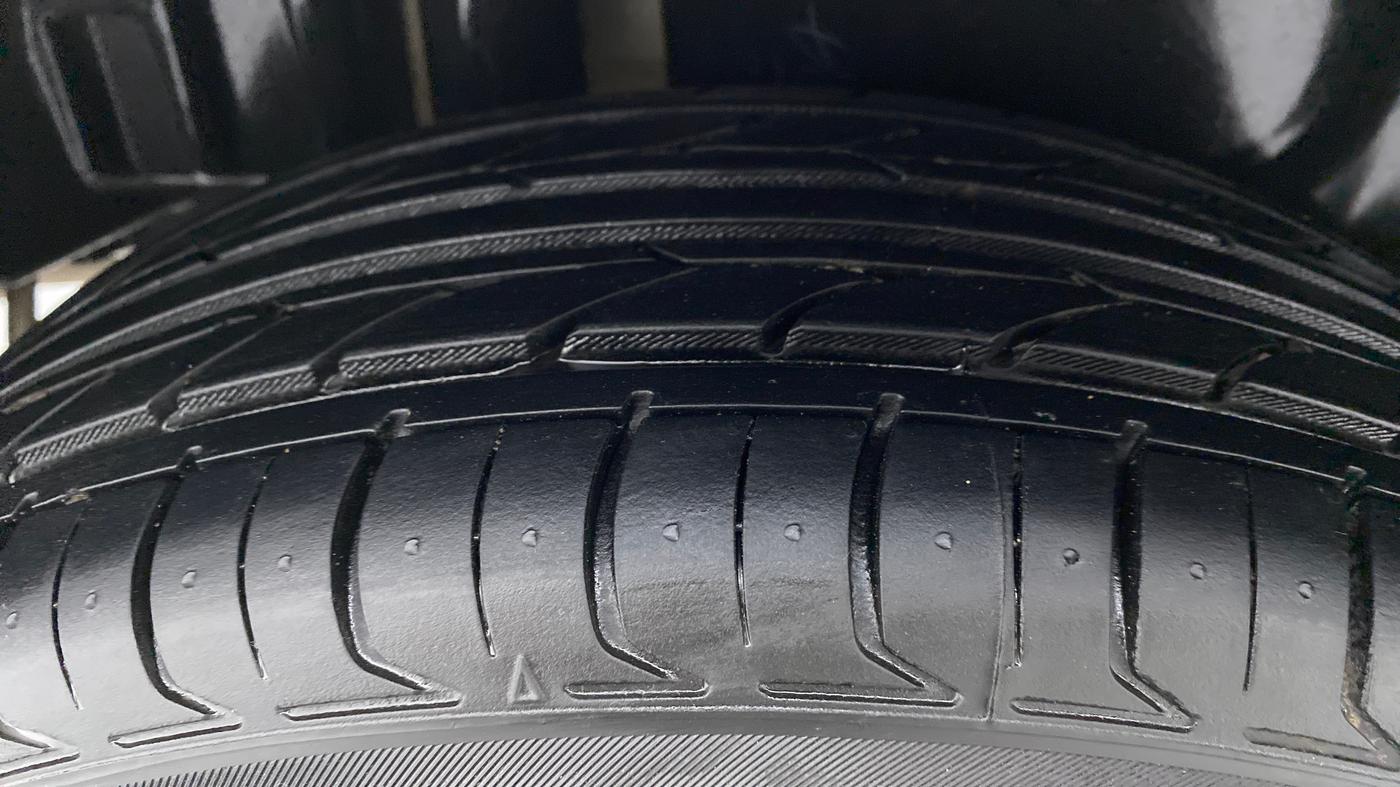 2015 Maruti Swift Dzire ZXI 1.2 BS IV, Petrol, Manual, 94,428 km, Right Rear Tyre Tread