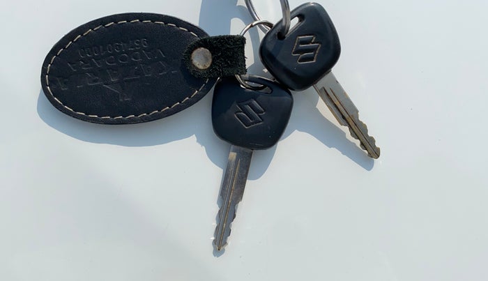 2019 Maruti Eeco 5 STR WITH A/C+HTR, CNG, Manual, 18,336 km, Key Close Up