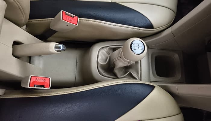 2015 Maruti Swift Dzire ZDI, Diesel, Manual, 86,638 km, Gear Lever