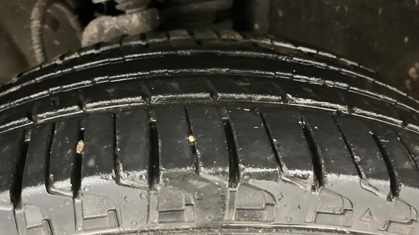 2024 Mahindra SCORPIO-N Z8 PETROL MT 7 STR, Petrol, Manual, 42,881 km, Right Front Tyre Tread