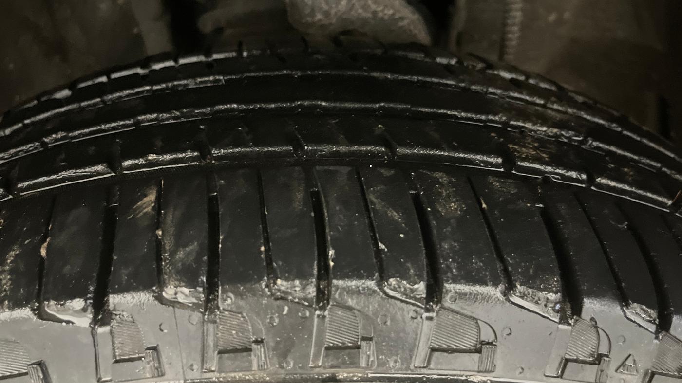 2024 Mahindra SCORPIO-N Z8 PETROL MT 7 STR, Petrol, Manual, 42,881 km, Left Front Tyre Tread