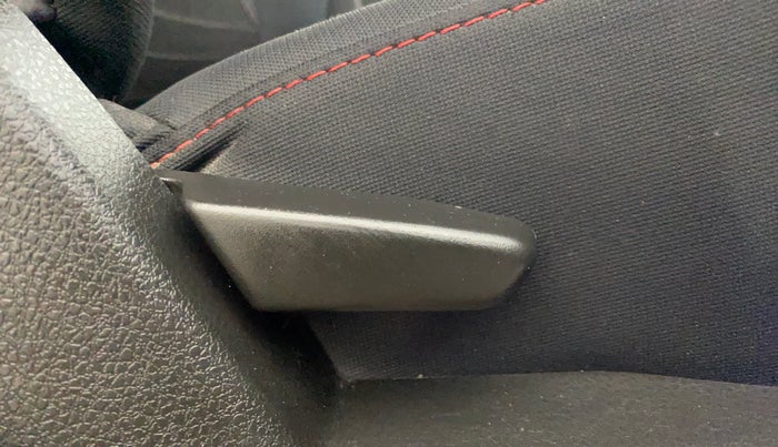 2017 Renault Duster RXS CVT, Petrol, Automatic, 68,204 km, Driver Side Adjustment Panel