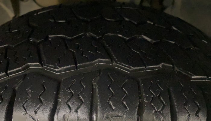 2017 Renault Duster RXS CVT, Petrol, Automatic, 68,204 km, Left Front Tyre Tread