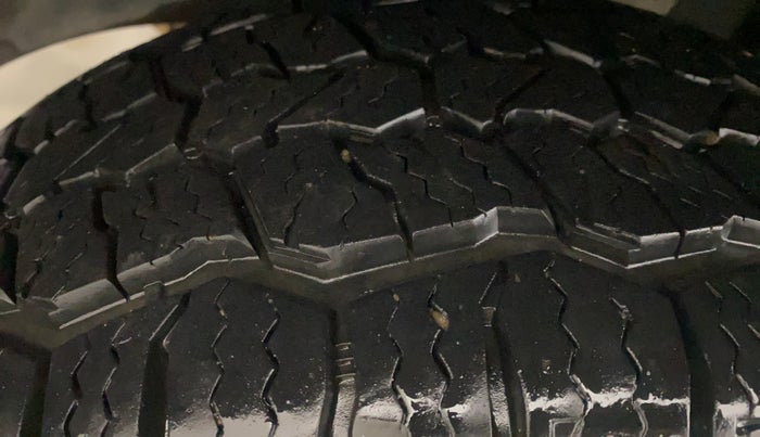 2017 Renault Duster RXS CVT, Petrol, Automatic, 68,204 km, Right Rear Tyre Tread