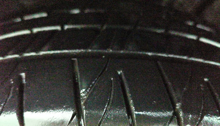 2022 Skoda KUSHAQ ACTIVE 1.0L TSI MT, Petrol, Manual, 75,793 km, Left Front Tyre Tread