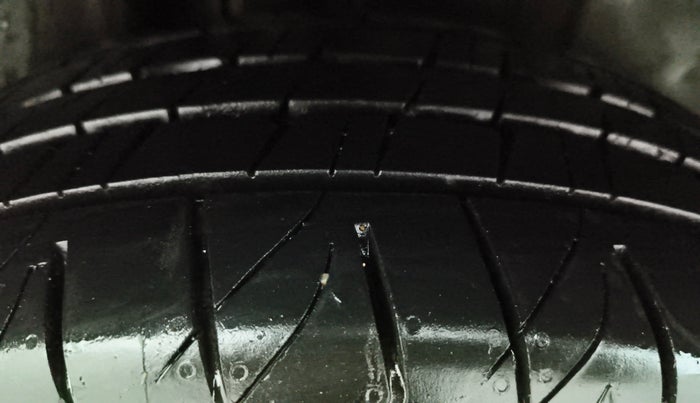 2022 Skoda KUSHAQ ACTIVE 1.0L TSI MT, Petrol, Manual, 75,793 km, Right Rear Tyre Tread