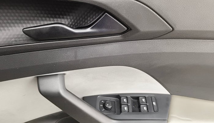 2022 Skoda KUSHAQ ACTIVE 1.0L TSI MT, Petrol, Manual, 75,793 km, Driver Side Door Panels Control