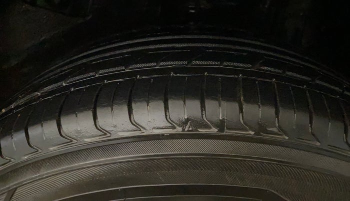 2021 Tata NEXON XM SUNROOF PETROL, Petrol, Manual, 62,197 km, Left Rear Tyre Tread