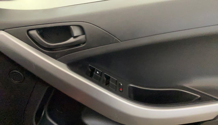 2021 Tata NEXON XM SUNROOF PETROL, Petrol, Manual, 62,197 km, Driver Side Door Panels Control