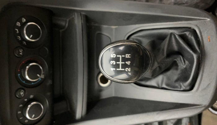 2015 Ford Figo Aspire TREND 1.2 PETROL, Petrol, Manual, 26,407 km, Gear Lever